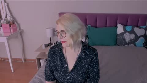 Sabrina MacMarren online show from 01-25-25, 03:30