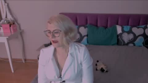 Sabrina MacMarren online show from 01-27-25, 02:57