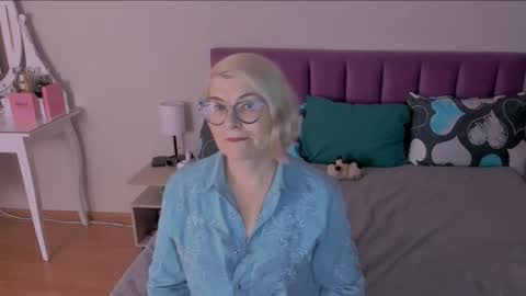 Sabrina MacMarren online show from 01-28-25, 02:53