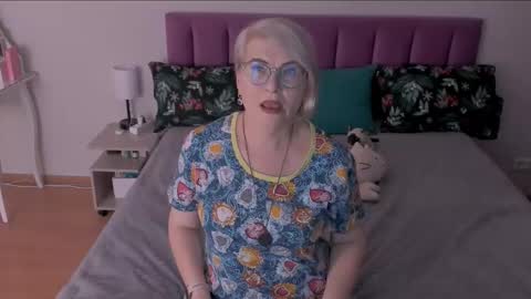 Sabrina MacMarren online show from 03-05-25, 08:42