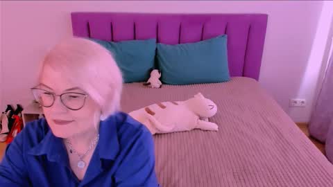 Sabrina MacMarren online show from 09-14-25, 10:03