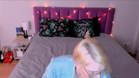 Sabrina MacMarren online show from 01-15-26, 04:22