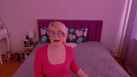 Sabrina MacMarren online show from 02-06-26, 08:40