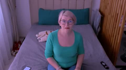 Sabrina MacMarren online show from 03-01-26, 09:00