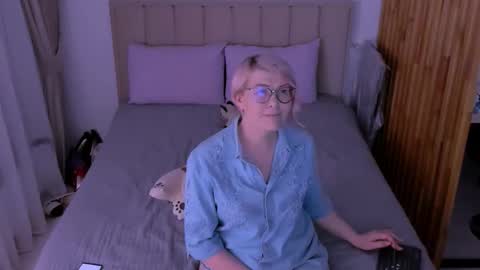 Sabrina MacMarren online show from 03-13-26, 06:36