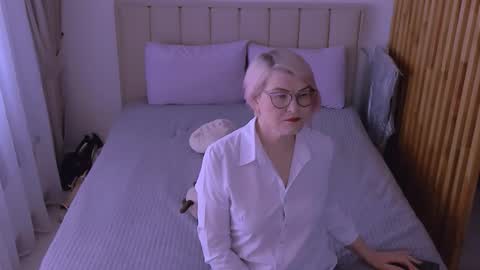 Sabrina MacMarren online show from 03-20-26, 09:58