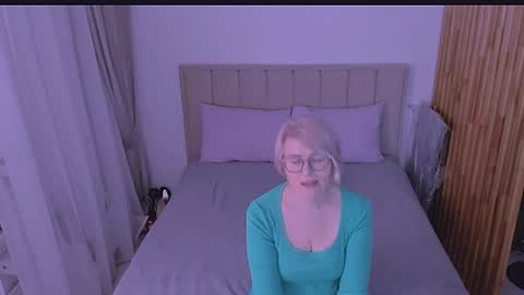 Sabrina MacMarren online show from 03-31-26, 05:35