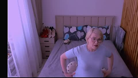Sabrina MacMarren online show from 05-13-26, 02:03