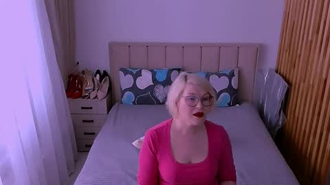 Sabrina MacMarren online show from 05-21-26, 10:00