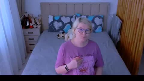 Snapshot of sabrinamacmarren chatting on 06-24-26, 03:55 Sabrina MacMarren online show from 06-24-26, 03:55
