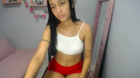 Snapshot of sabrinasofia chatting on 06-12-26, 01:04 Sabrina online show from 06-12-26, 01:04