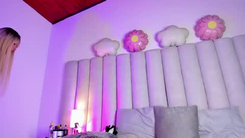 Snapshot of sabrinaspell_ chatting on 03-01-25, 03:05 S A B R I N A online show from 03-01-25, 03:05