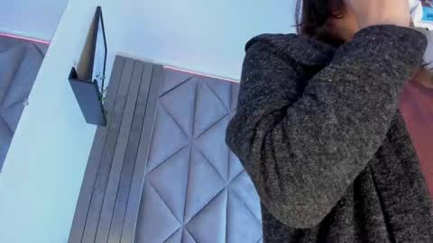 S A B R I N A  online show from 01-06-26, 11:36