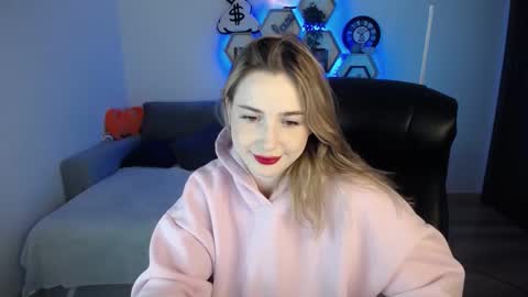 Snapshot of sabrinviolet chatting on 12-21-24, 10:17 Sabrina Violet online show from 12-21-24, 10:17
