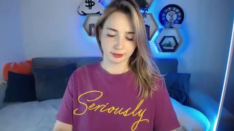 Snapshot of sabrinviolet chatting on 12-22-24, 12:16 Sabrina Violet online show from 12-22-24, 12:16