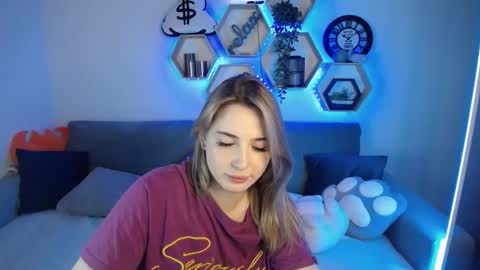 Snapshot of sabrinviolet chatting on 12-24-24, 12:11 Sabrina Violet online show from 12-24-24, 12:11