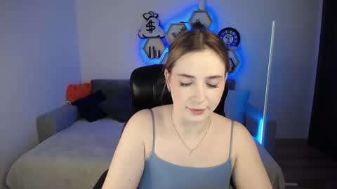 Snapshot of sabrinviolet chatting on 01-07-25, 09:07 Sabrina Violet online show from 01-07-25, 09:07