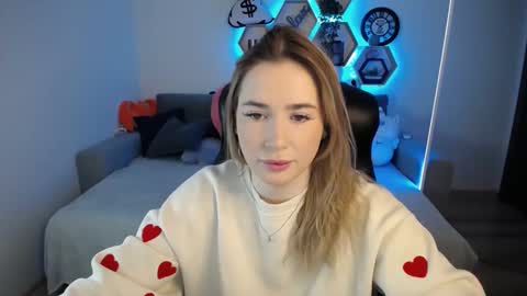 Snapshot of sabrinviolet chatting on 02-17-25, 09:13 Sabrina Violet online show from 02-17-25, 09:13