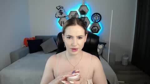 Snapshot of sabrinviolet chatting on 03-04-25, 09:07 Sabrina Violet online show from 03-04-25, 09:07