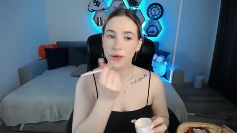 Snapshot of sabrinviolet chatting on 03-10-25, 09:10 Sabrina Violet online show from 03-10-25, 09:10