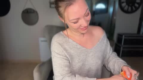 sacha__xx online show from 03-13-26, 06:42