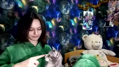 Adele online show from 04-03-26, 06:11