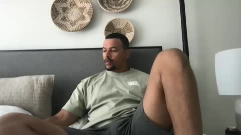 Beezy online show from 05-10-26, 02:33