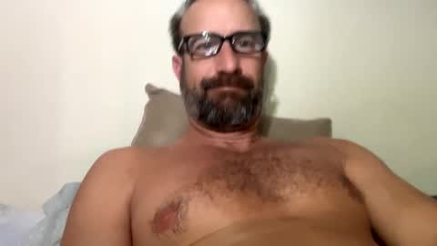 Snapshot of sackskincreamer chatting on 02-12-25, 01:06 R online show from 02-12-25, 01:06