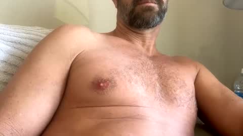 Snapshot of sackskincreamer chatting on 02-23-25, 11:25 R online show from 02-23-25, 11:25