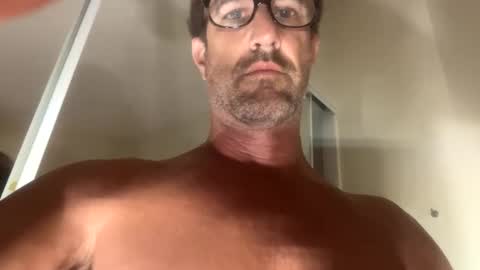 Snapshot of sackskincreamer chatting on 09-29-25, 01:05 R online show from 09-29-25, 01:05