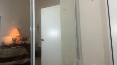 Snapshot of sackskincreamer chatting on 10-06-25, 05:05 R online show from 10-06-25, 05:05