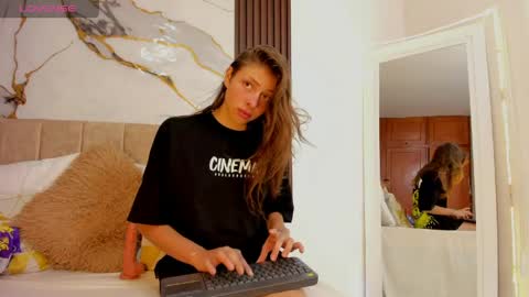 Snapshot of sacrlet_fox75 chatting on 05-26-26, 06:48 scarlet fox75 online show from 05-26-26, 06:48