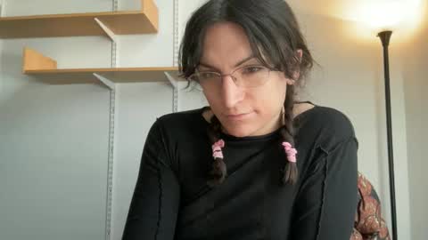 Snapshot of sadie_stars chatting on 02-12-25, 05:05 Sadie online show from 02-12-25, 05:05