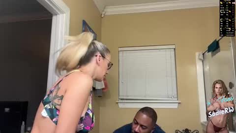 Snapshot of sadierw chatting on 10-17-25, 12:47 SadieRW online show from 10-17-25, 12:47