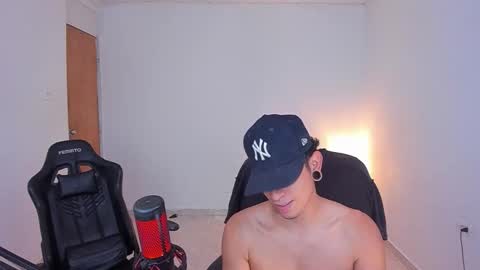 saenz_hotx online show from 11-04-25, 08:52