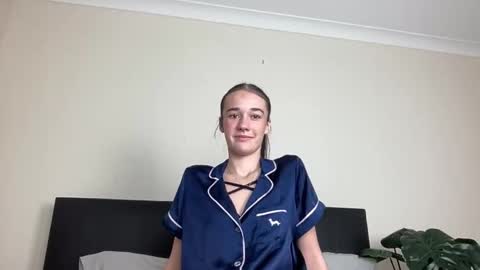 urs xxx content in my bio online show from 03-17-26, 02:16