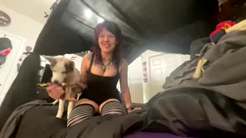 Snapshot of sagiebabie chatting on 12-15-25, 08:46 Sage online show from 12-15-25, 08:46