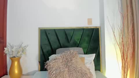 Sagira Belle online show from 10-22-25, 06:18