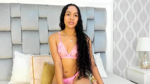 Snapshot of sagitariuuuss chatting on 01-14-25, 11:53 Cattleya online show from 01-14-25, 11:53