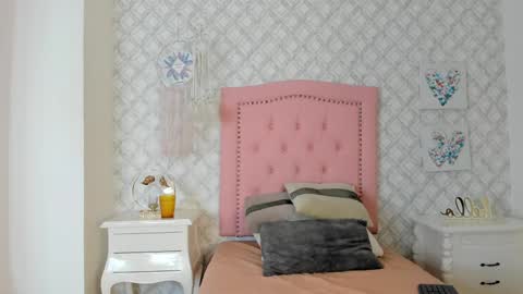 Snapshot of sagitariuuuss chatting on 03-10-25, 12:04 Cattleya online show from 03-10-25, 12:04