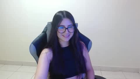 Sahaliefox  online show from 10-13-25, 10:10