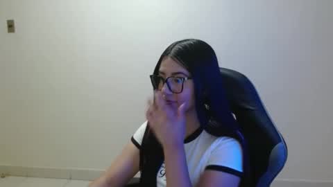 Sahaliefox  online show from 04-13-26, 09:09