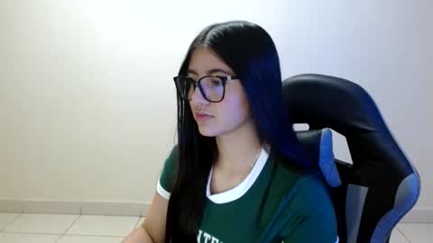 Snapshot of sahaliefox_ chatting on 05-29-26, 10:08 Sahaliefox online show from 05-29-26, 10:08