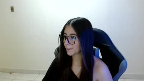 Snapshot of sahaliefox_ chatting on 06-25-26, 09:41 Sahaliefox online show from 06-25-26, 09:41