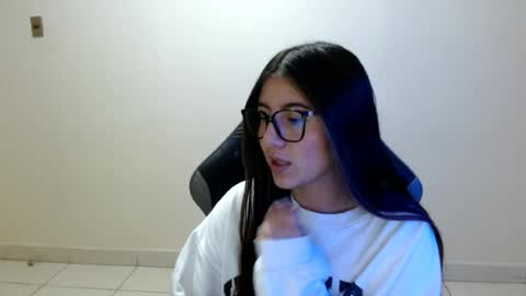Snapshot of sahaliefox_ chatting on 06-29-26, 08:53 Sahaliefox online show from 06-29-26, 08:53