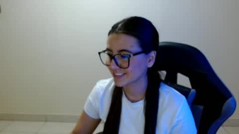 Snapshot of sahaliefox_ chatting on 06-30-26, 09:05 Sahaliefox online show from 06-30-26, 09:05