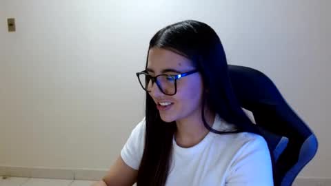 Snapshot of sahaliefox_ chatting on 07-21-26, 10:23 Sahaliefox online show from 07-21-26, 10:23