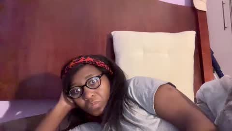 Snapshot of sahara_shine chatting on 11-27-25, 04:03 cutie maya online show from 11-27-25, 04:03