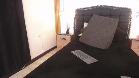 Snapshot of sahory_art chatting on 12-22-25, 07:33 sara online show from 12-22-25, 07:33