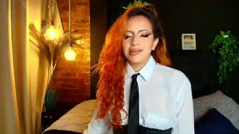 Snapshot of sahra_tayl0r_ chatting on 06-22-26, 02:03 SARA online show from 06-22-26, 02:03